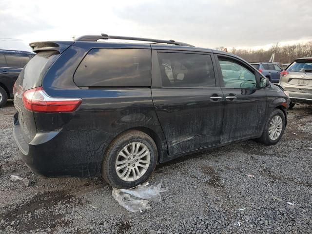 2017 Toyota Sienna XLE