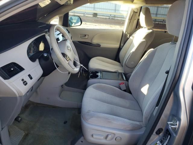 2014 Toyota Sienna LE