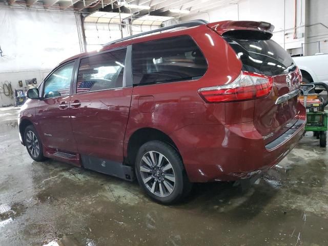 2020 Toyota Sienna XLE