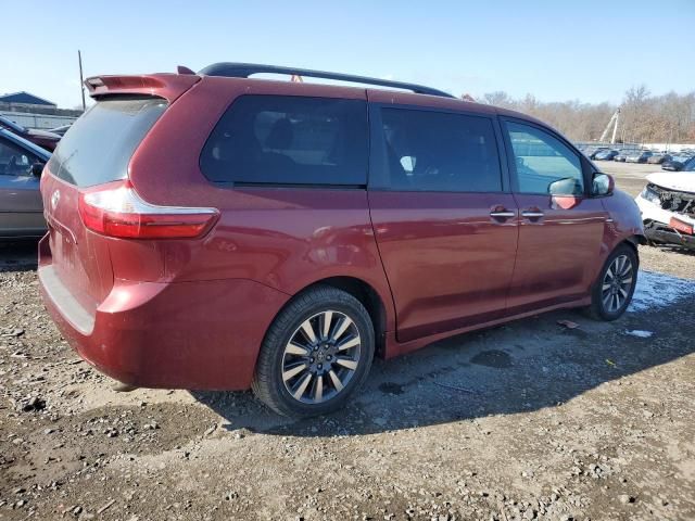 2018 Toyota Sienna XLE