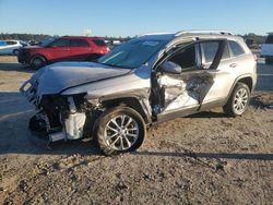 SUV salvage a la venta en subasta: 2019 Jeep Cherokee Latitude