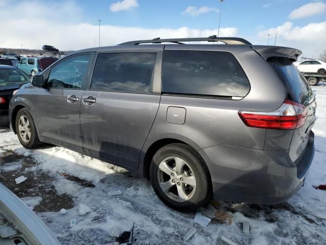 2017 Toyota Sienna LE