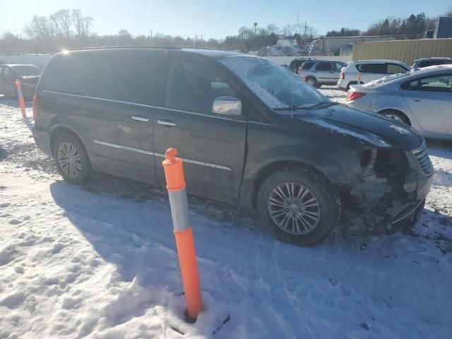 2016 Chrysler Town & Country Touring L