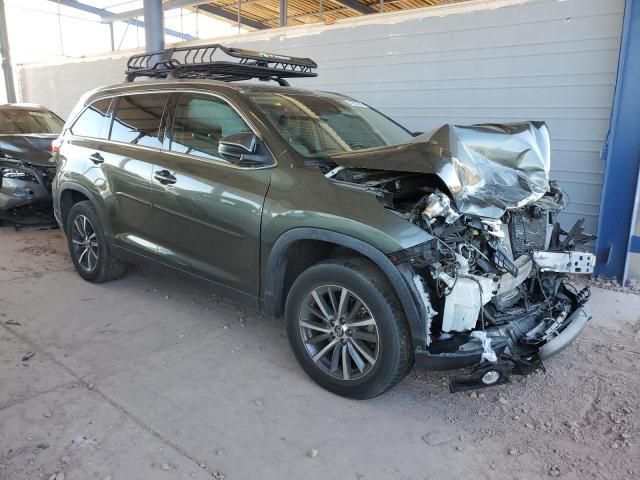 2019 Toyota Highlander SE