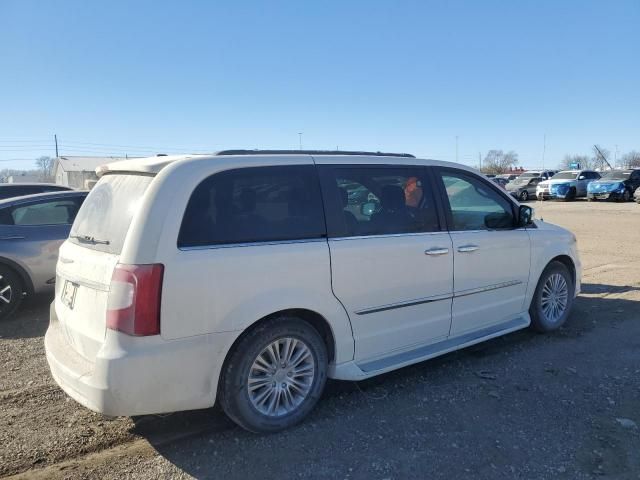 2013 Chrysler Town & Country Touring L