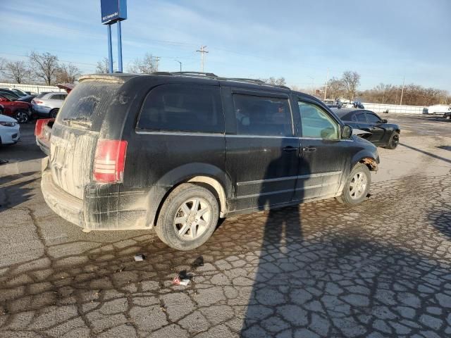 2009 Chrysler Town & Country Touring