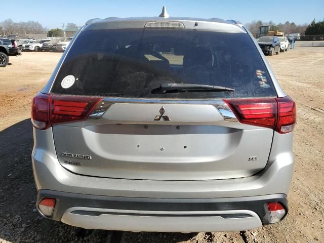 2020 Mitsubishi Outlander SE