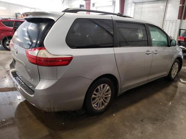 2016 Toyota Sienna XLE