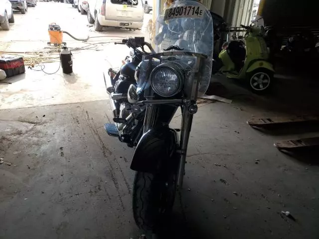 2005 Suzuki C90