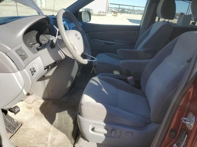 2009 Toyota Sienna CE