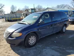 Chrysler Vehiculos salvage en venta: 2005 Chrysler Town & Country LX