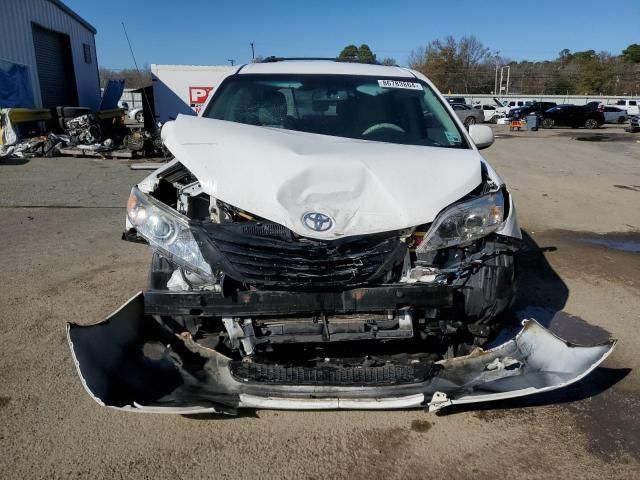 2014 Toyota Sienna LE