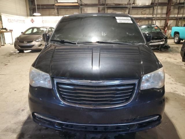 2013 Chrysler Town & Country Touring