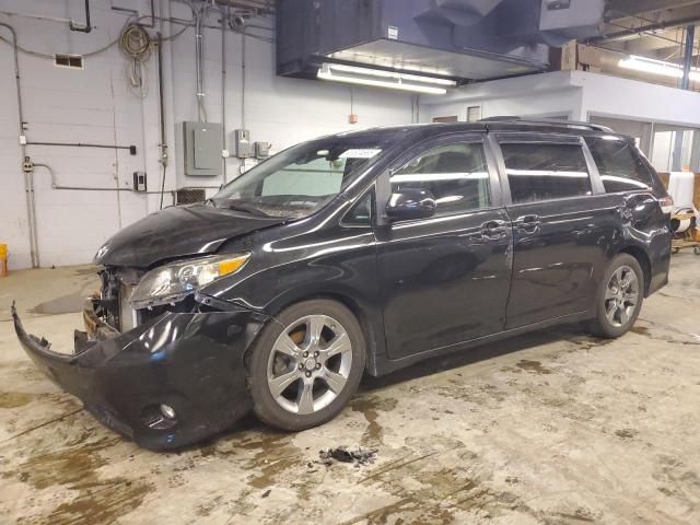 2011 Toyota Sienna Sport