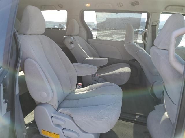 2013 Toyota Sienna LE