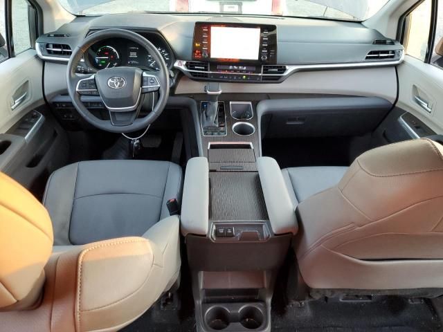 2023 Toyota Sienna XLE