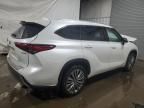 2022 Toyota Highlander Hybrid Platinum