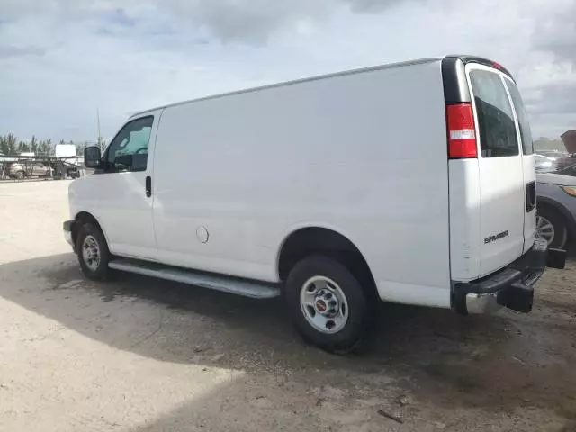 2022 GMC Savana G2500