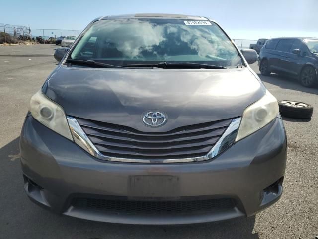 2015 Toyota Sienna LE