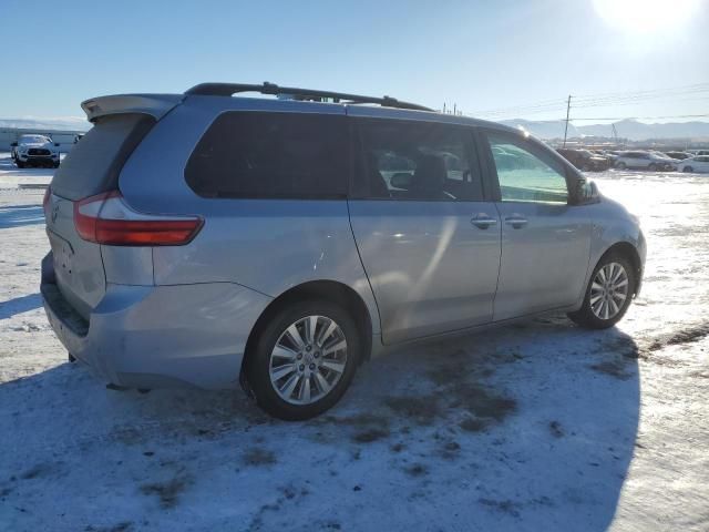 2017 Toyota Sienna XLE