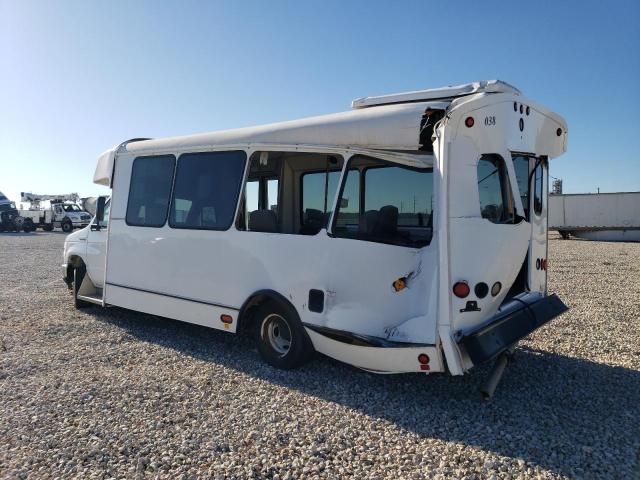 2021 Ford Econoline E450 Super Duty Cutaway Van