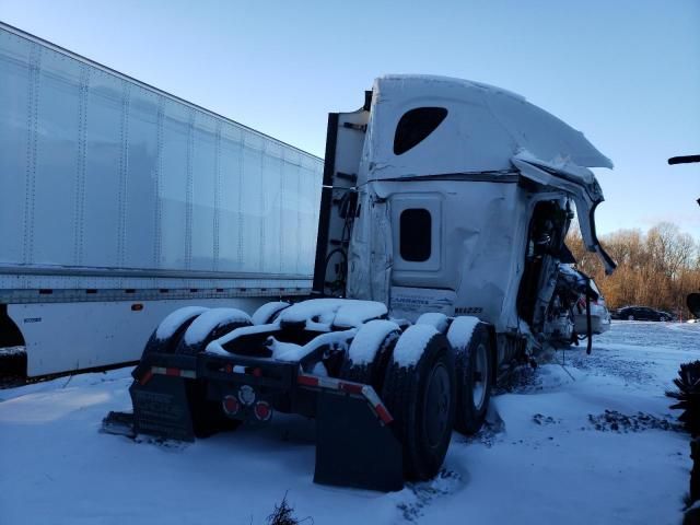 2021 Freightliner Cascadia 126