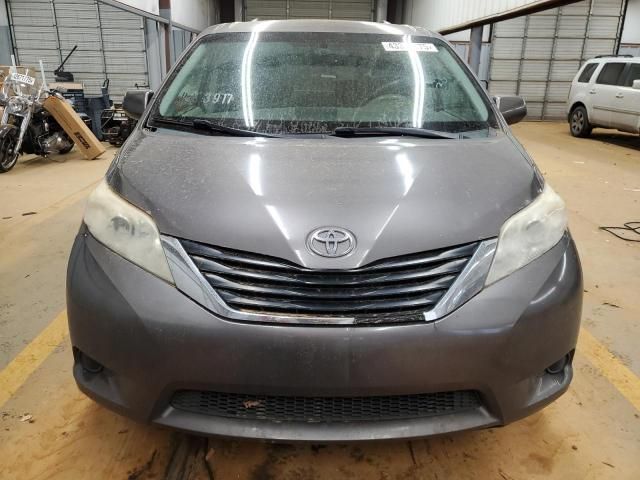 2013 Toyota Sienna LE