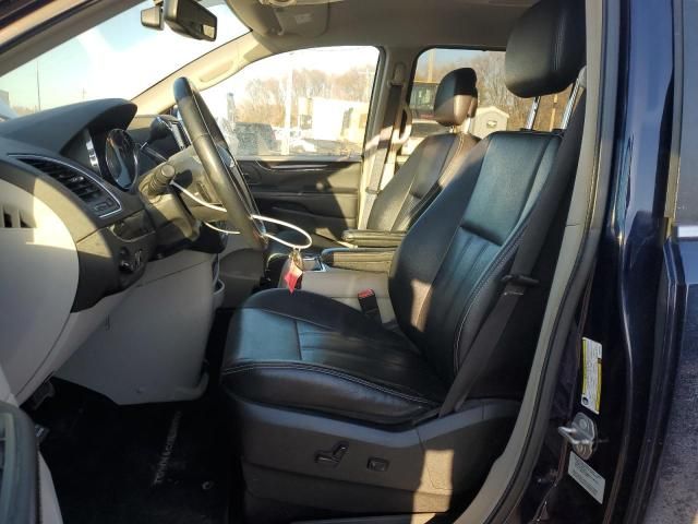 2015 Chrysler Town & Country Touring L