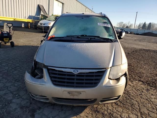 2006 Chrysler Town & Country LX