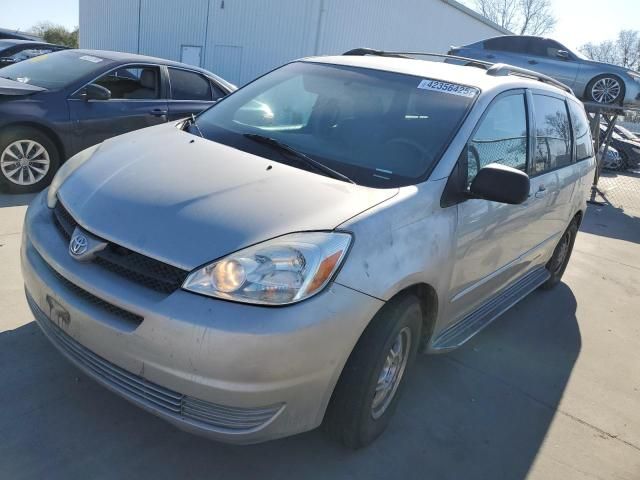 2004 Toyota Sienna CE