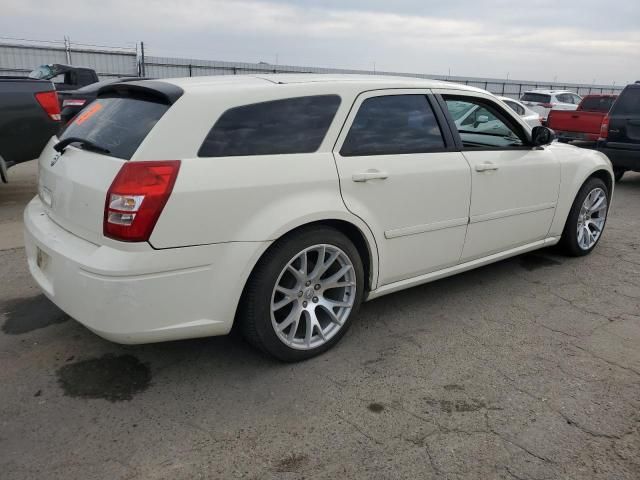 2005 Dodge Magnum SE