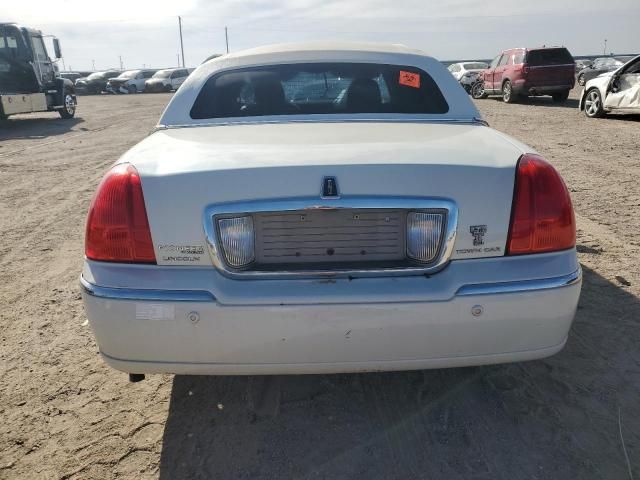 2005 Lincoln Town Car Signature