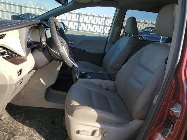 2018 Toyota Sienna XLE