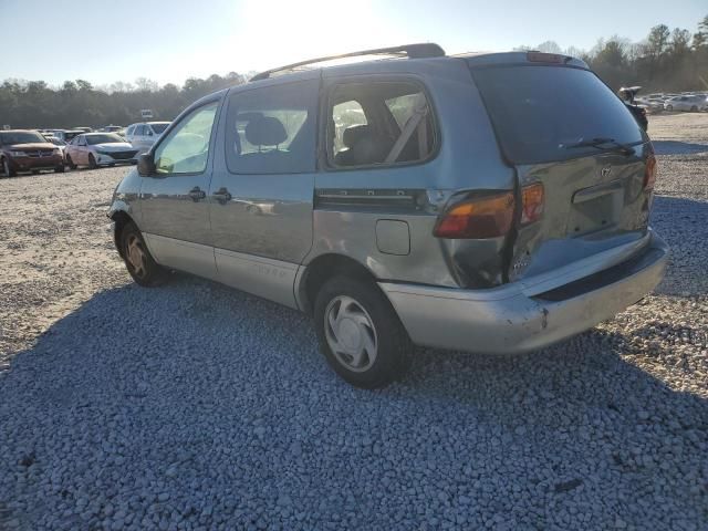 1998 Toyota Sienna LE