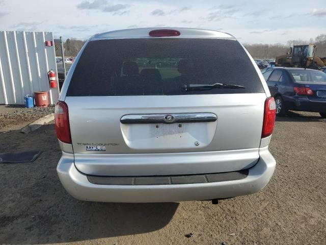 2004 Chrysler Town & Country