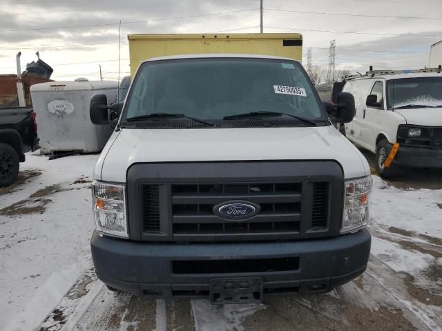 2017 Ford Econoline E450 Super Duty Cutaway Van