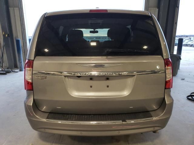 2013 Chrysler Town & Country Touring L