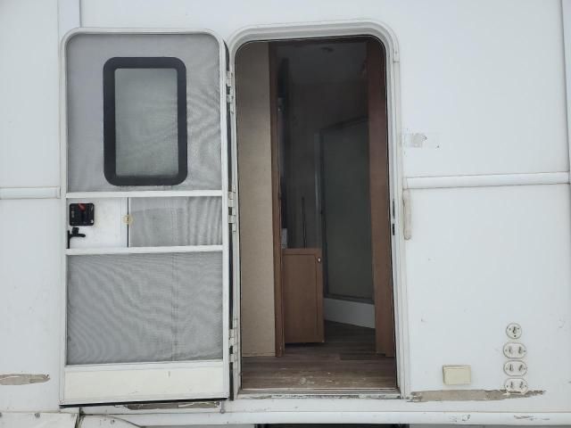 2016 Trailers Camper