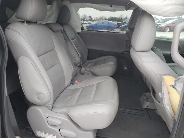 2016 Toyota Sienna XLE