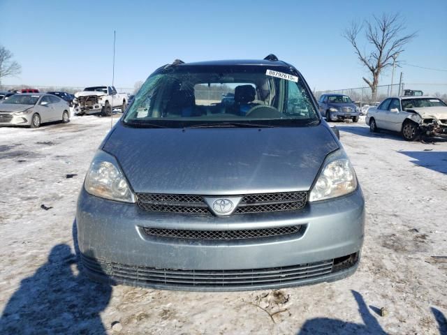 2004 Toyota Sienna CE