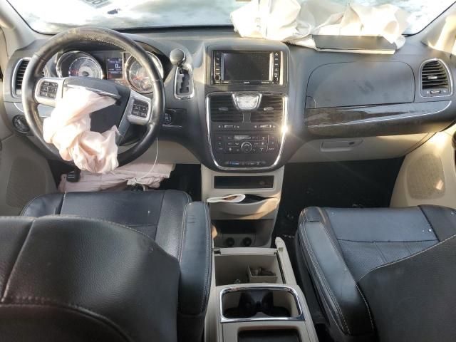 2013 Chrysler Town & Country Touring L