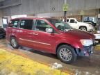 2014 Chrysler Town & Country Touring L