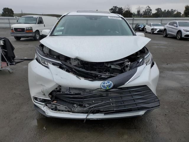 2022 Toyota Sienna XLE