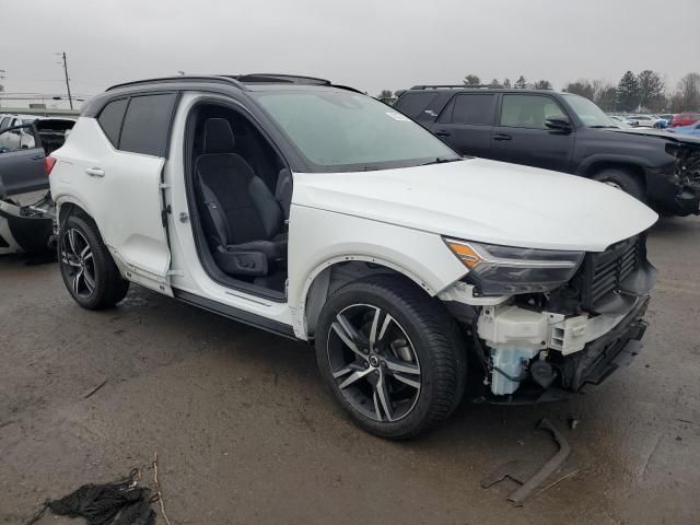 2019 Volvo XC40 T4 R-Design