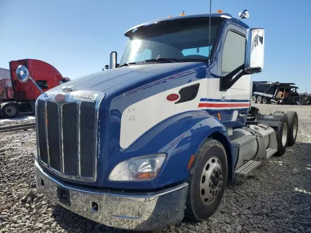 2015 Peterbilt 579