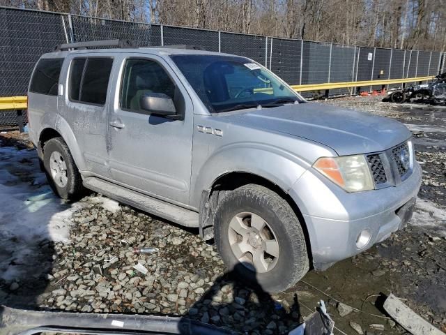 2005 Nissan Pathfinder LE