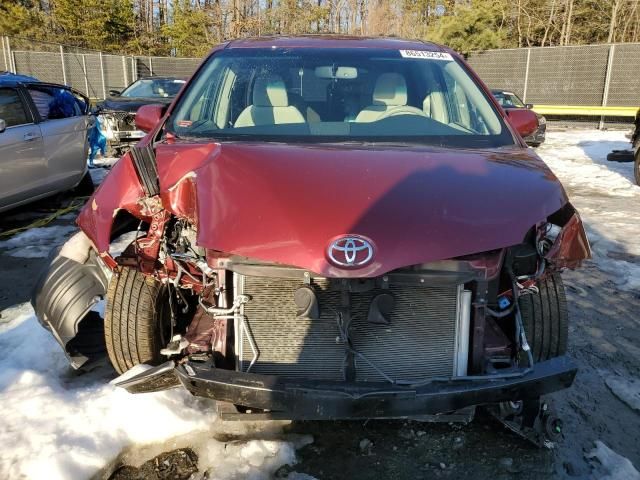 2014 Toyota Sienna LE