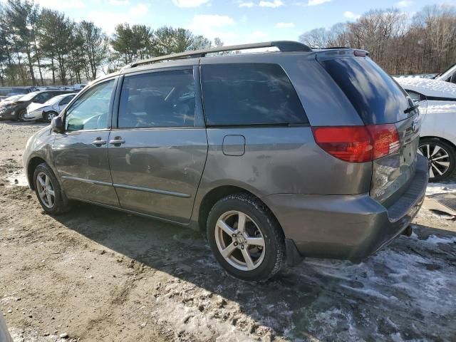 2004 Toyota Sienna LE