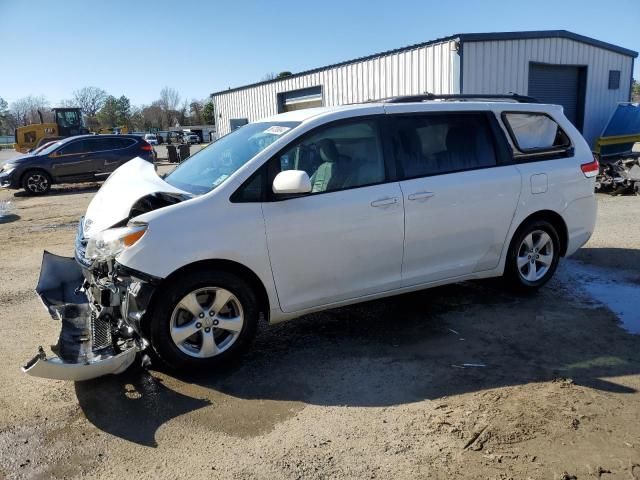 2014 Toyota Sienna LE