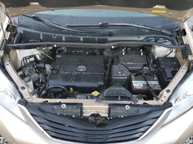 2011 Toyota Sienna LE